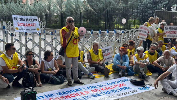 Eğitim Sen’in ‘Bir Okul Çantası Kaça Doluyor’ açıklamasına polis barikatı: Eğitim emekçileri oturma eylemi başlattı!