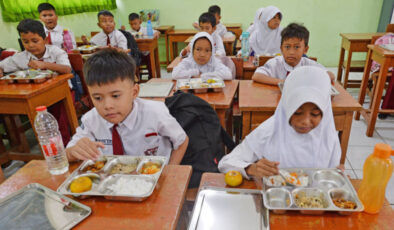 Endonezya’da okul yemeği skandalı: Zehirlenenlerin sayısı bini aştı