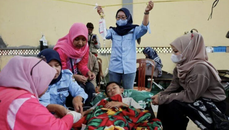 Endonezya’da ücretsiz okul yemeği skandalı: Zehirlenme sayısı 6 bine ulaştı