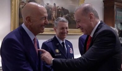 Erdoğan ve ABD’li temsilci Tom Barrack arasında ‘kravat’ diyaloğu: ‘Türkiye’den vereceğim’