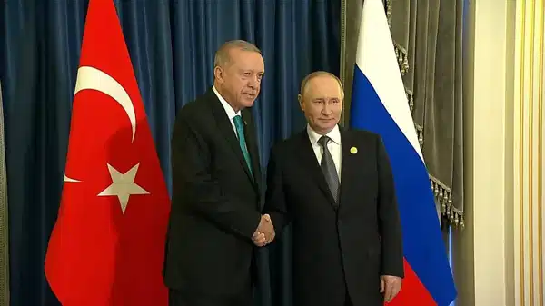 Erdoğan’ın ŞİÖ temasları sürüyor: Putin ile bir araya geldi