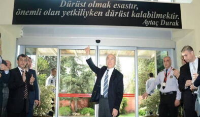 Eski Adana Büyükşehir Belediye Başkanı Aytaç Uçak, uçakta kalp krizi geçirdi!