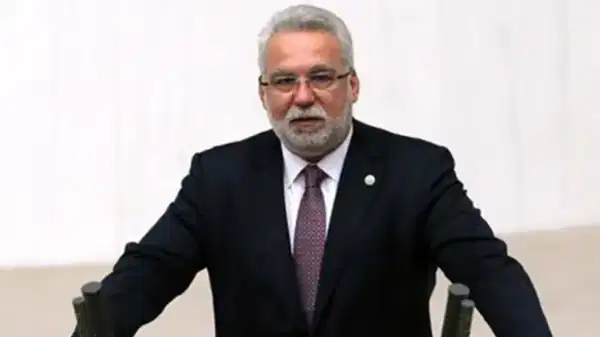 Eski AKP milletvekili ‘bin kez ikaz ettim’ diyerek tepki gösterdi: ‘Kurduğunuz bütün kumpas modülleri elinizde patladı’