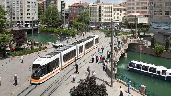 Eskişehir’de gece tramvay seferlerine 3 günlük ara