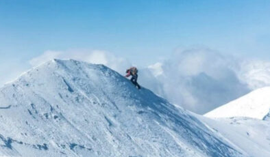 Everest’ten oksijensiz kayakla inen Andrzej Bargiel tarihe geçti
