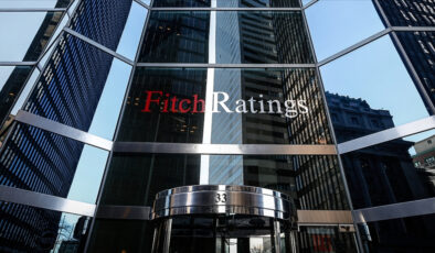 Fitch’in not indirimi Fransa’nın yeni hükümetini zora soktu
