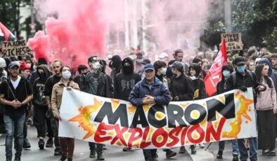 Fransa’da grev dalgası: Ülke genelinde 800 bin kişi sokakta