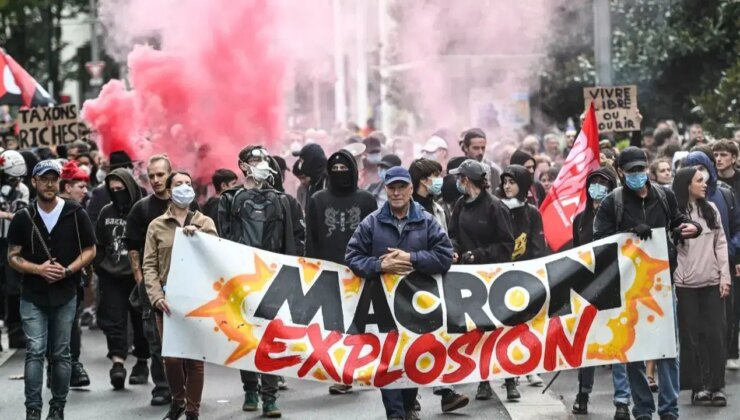 Fransa’da grev dalgası: Ülke genelinde 800 bin kişi sokakta