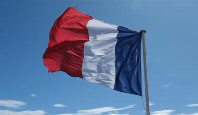 Fransa’dan ortaokullarda cep telefonu yasağı kararı: Yürürlüğe girdi