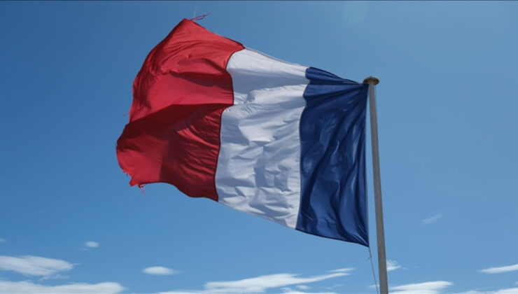 Fransa’dan ortaokullarda cep telefonu yasağı kararı: Yürürlüğe girdi