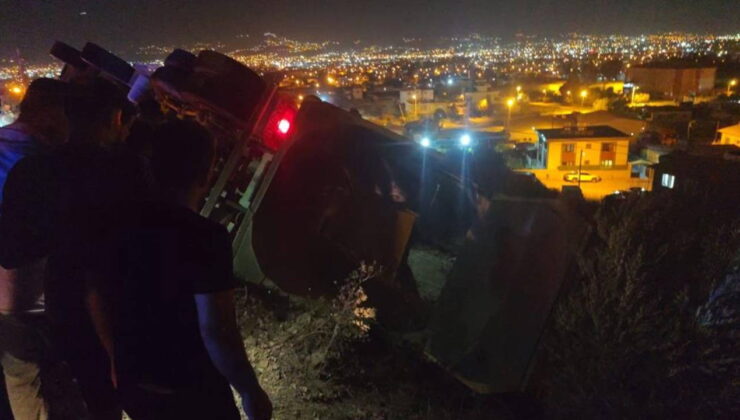 Freni patlayan kamyon devrildi: Sürücü kayıplara karıştı
