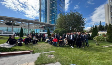 Gaziler 19 Eylül Gaziler Günü’nde bakanlık önünde oturma nöbetinde:  ‘Yaralandıktan sonra bir kenara atıldık’