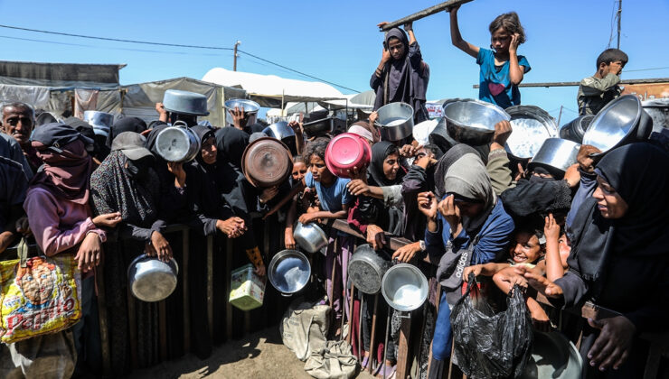 Gazze’de kıtlık nedeniyle hayatını kaybedenlerin sayısı 425’e çıktı