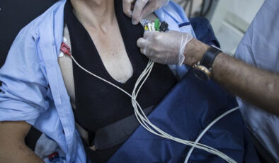 Göğüs ağrısının iki farklı sebebi: Panik atak ve kalp krizi