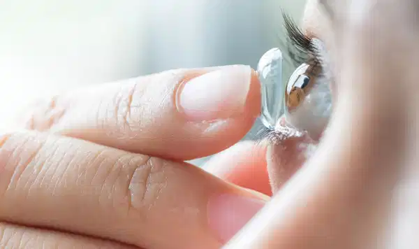 Göz sağlığınızı tehlikeye atmayın: Yanlış lens kullanımı kalıcı görme kaybına yol açabilir!