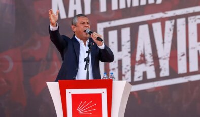 Gözler ona çevrilmişti… Ertelenen ‘kurultay davası’ sonrası Özgür Özel’den ilk mesaj: ‘Yine doğumdayız işte, yine sevinçteyiz’