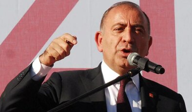 Gürsel Tekin, kurultay davası sürerken CHP’nin Sarıyer’deki binasına geldi