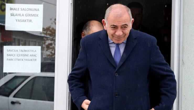 Gürsel Tekin’den işten çıkarma iddiasına yanıt: 41 çalışanımız varsa hemen gelsin, işe başlasın