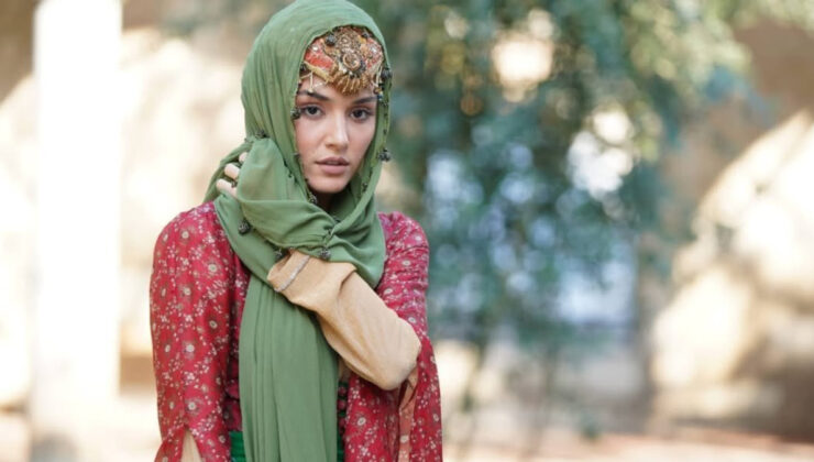 Hande Erçel’den başörtülü kare! Sosyal medyada yine gündem oldu