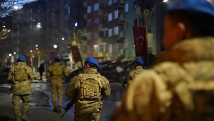 Hatay’da deprem sonrası ‘işkence’ davası: 13 jandarma hakim karşısına çıktı