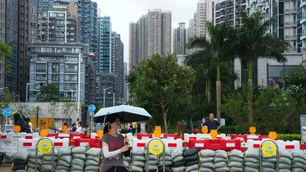 Hong Kong, yılın en güçlü tayfunu Ragasa’ya hazırlanıyor