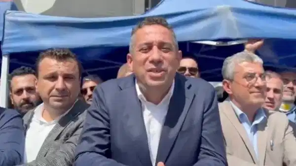 İl binası önündekilere ‘CHP’li değil’ diyen Gürsel Tekin’e, CHP’den jet yanıt: ‘Hayatta hiçbir korku halkı satanın korkusu gibi olmuyor!’