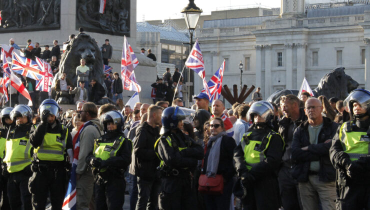 İngiltere’de göçmen karşıtı protestolarda 25 kişi gözaltına alındı