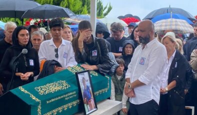 İş insanı Halit Yukay’a veda: Kıvanç Tatlıtuğ gözyaşlarını tutamadı