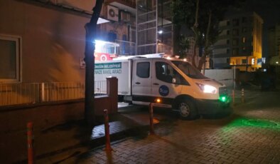 İş yerinin önünde beklerken silahlı saldırıya uğradı!