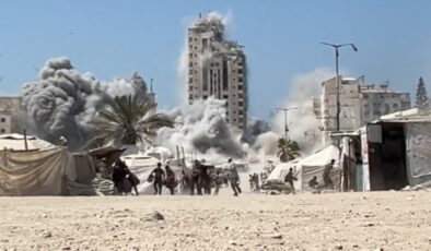 İsrail, yüzlerce Filistinli’nin sığındığı çok katlı bir binayı yerle bir etti