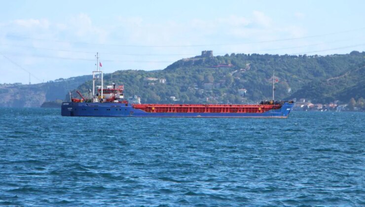 İstanbul Boğazı’nda kaza yapan gemi Büyükdere açıklarına çekildi