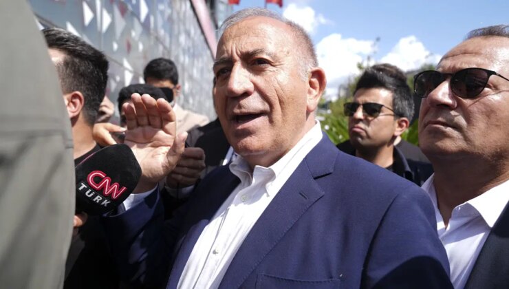 ‘İstesem 30 bin kişiyle gelirdim’ diyen kayyum Gürsel Tekin’e, CHP’den yanıt: ‘Kuru sıkı tabanca gibi sürekli atmak…’