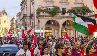 İtalya’da binlerce kişi, Sumud Filosu’na destek için yürüdü