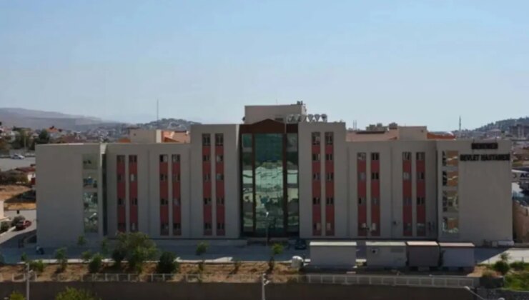 İzmir’de aile faciası… 16 yaşındaki lise öğrencisi babasını öldürüp, annesini yaraladıktan sonra intihara kalkıştı