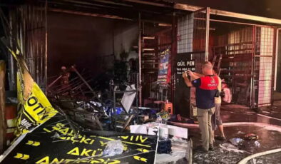 İzmir’de sanayi sitesinde yangın: 3 iş yeri kül oldu