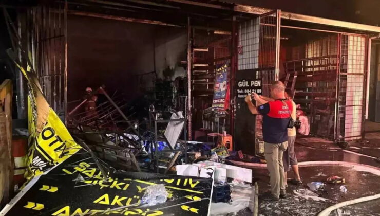 İzmir’de sanayi sitesinde yangın: 3 iş yeri kül oldu