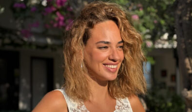 Jennifer Lopez’le fotoğraf çektirmek için 1 milyon TL ödediği iddia edilmişti! Seda Bakan’dan açıklama geldi