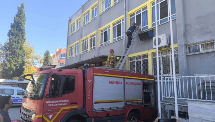 Kapılar kilitlendi, çocuklar okulda mahsur kaldı!