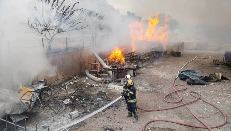 Kayseri’de mobilya fabrikasında yangın!