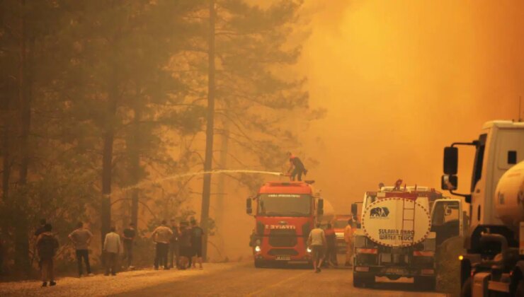 Köyceğiz’de alevlerle mücadele sürüyor… 218 ev boşaltıldı, 582 kişi tahliye edildi