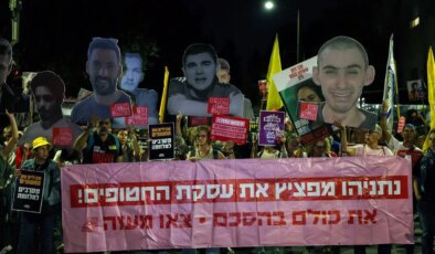 Kudüs’te protesto: Esir aileleri Netanyahu’yu istifaya çağırdı