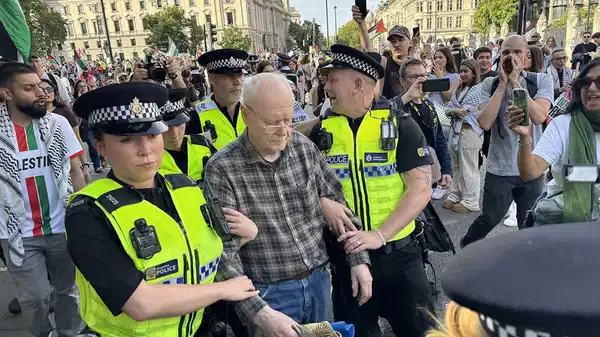 Londra’daki Filistin eyleminde gözaltı sayısı 890’a çıktı!