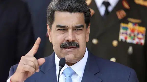 Maduro dünyaya seslendi: ‘Bin 200 füze taşıyan sekiz ABD savaş gemisi Venezuela’yı hedef almış durumda’