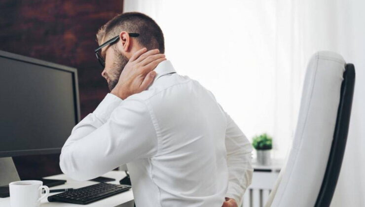 Masa başında görünmez tehlike: Yanlış oturma alışkanlığı can alabilir