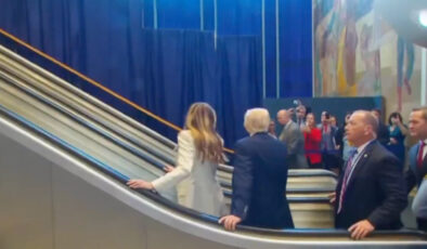 Melania ve Trump’a sabotaj iddiası: Yürüyen merdiven kapatıldı