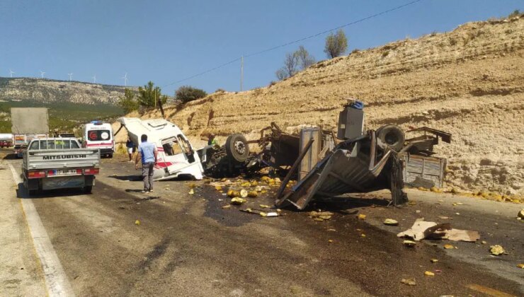 Mersin’de korkunç kaza… Otobüs ile kamyon çarpıştı: Ölü ve yaralılar var!