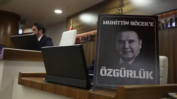 Muhittin Böcek’ten Büyükşehir Meclisi’ne mektup: ‘Gerçekler ortaya çıktığında…’