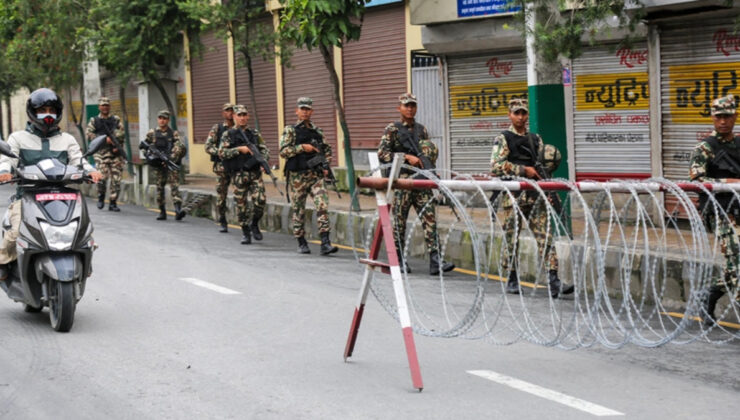 Nepal’de Karki’nin geçici başbakan atanmasının ardından önlemler gevşetiliyor