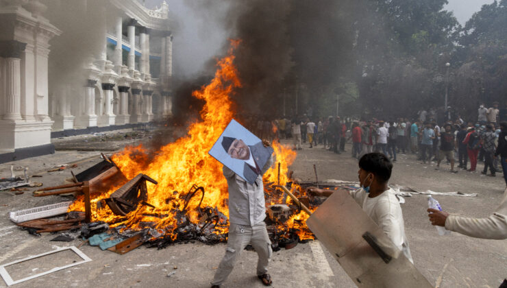 Nepal’de şiddetli protestolar sürüyor: Ordu sokağa indi