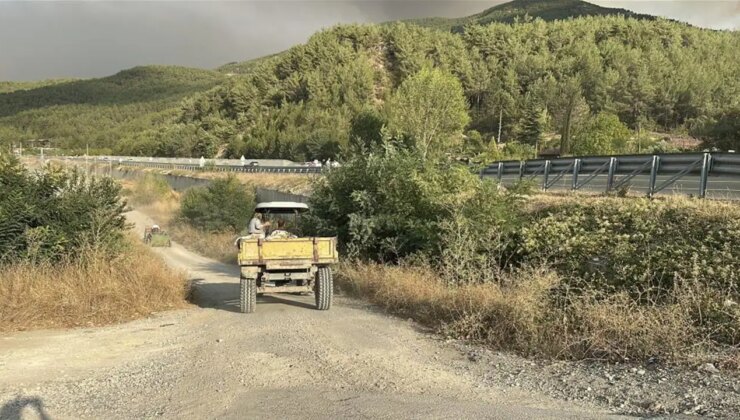 Orman yangınları sürüyor: 5 köy tahliye edildi!